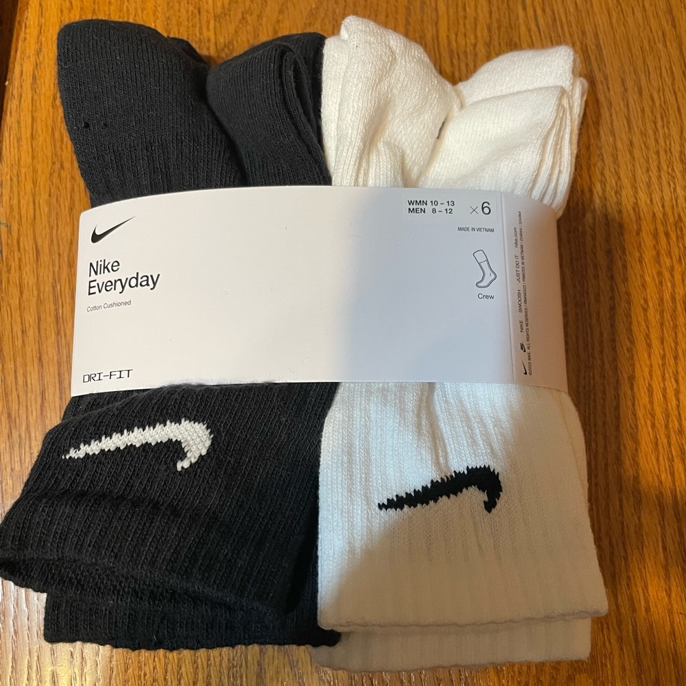 Nike Everyday Dri-FIT Crew Socks - Black & White Pack
